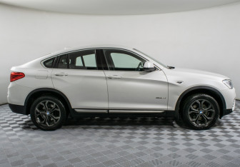 Подержанный автомобиль BMW X4 2017 года (4 фото)
