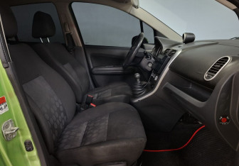 Подержанный автомобиль Suzuki Splash 2010 года (10 фото)