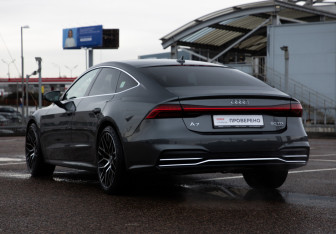 Подержанный автомобиль Audi A7 2020 года (7 фото)