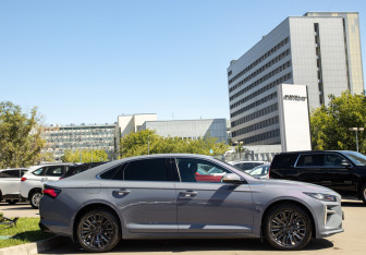 Подержанный автомобиль Geely Preface 2024 года (3 фото)