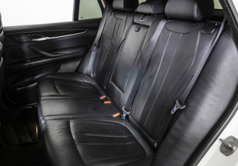 Подержанный автомобиль BMW X5 2014 года (15 фото)