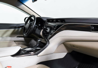 Подержанный автомобиль Toyota Camry Sedan 2019 года (9 фото)