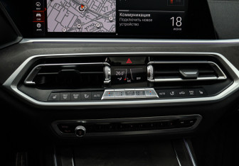Подержанный автомобиль BMW X7 2019 года (30 фото)