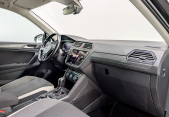 Подержанный автомобиль Volkswagen Tiguan 2019 года (11 фото)