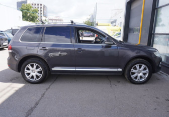 Подержанный автомобиль Volkswagen Touareg 2009 года (4 фото)