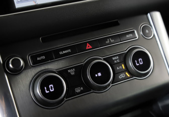 Подержанный автомобиль Land Rover Range Rover Sport 2014 года (21 фото)