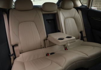 Подержанный автомобиль Maserati Levante 2022 года (31 фото)