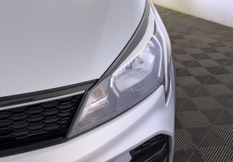 Подержанный автомобиль Kia Rio Hatchback 2022 года (12 фото)