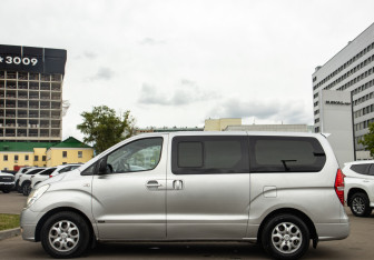 Подержанный автомобиль Hyundai Grand Starex 2008 года (6 фото)
