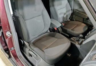 Подержанный автомобиль Skoda Yeti 2014 года (23 фото)