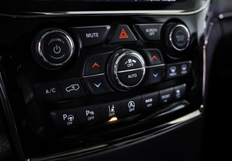 Подержанный автомобиль Jeep Grand Cherokee 2021 года (19 фото)