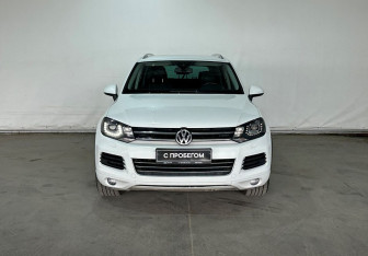 Подержанный автомобиль Volkswagen Touareg 2013 года (2 фото)