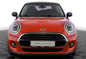 Подержанный автомобиль MINI Hatch 2019 года (2 фото)