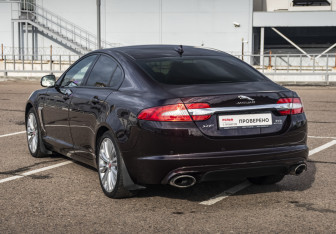 Подержанный автомобиль Jaguar XF Sedan 2013 года (8 фото)