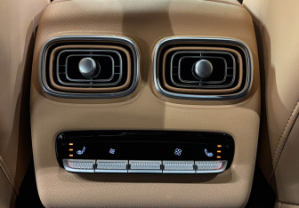 Подержанный автомобиль Jaecoo J8 2024 года (22 фото)