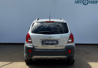 Подержанный автомобиль Opel Antara 2012 года (7 фото)