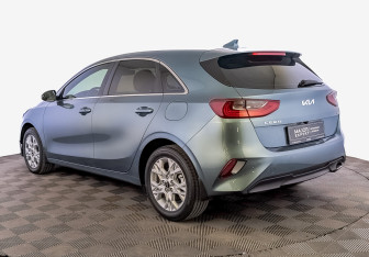 Подержанный автомобиль Kia Ceed Hatchback 2022 года (7 фото)
