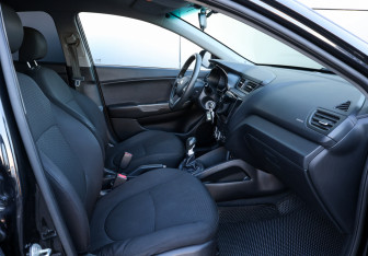 Подержанный автомобиль Kia Rio Sedan 2012 года (10 фото)