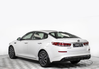 Подержанный автомобиль Kia Optima Sedan 2018 года (7 фото)