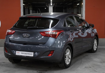 Подержанный автомобиль Hyundai i30 Hatchback 2015 года (5 фото)