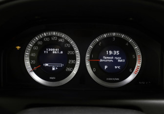 Подержанный автомобиль Volvo XC60 2010 года (13 фото)