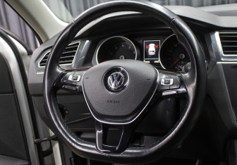Подержанный автомобиль Volkswagen Tiguan 2018 года (18 фото)