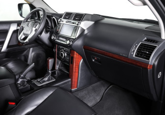 Подержанный автомобиль Toyota Land Cruiser Prado 2016 года (11 фото)