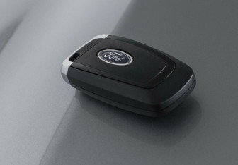 Подержанный автомобиль Ford Explorer 2021 года (14 фото)