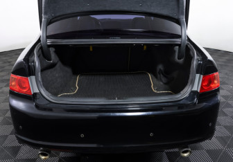 Подержанный автомобиль Honda Accord Sedan 2006 года (10 фото)