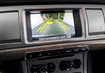 Подержанный автомобиль Jaguar XF Sedan 2014 года (27 фото)