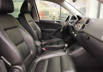 Подержанный автомобиль Volkswagen Tiguan 2010 года (10 фото)