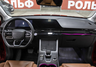 Подержанный автомобиль Omoda C5 2024 года (27 фото)