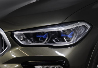 Подержанный автомобиль BMW X6 2021 года (7 фото)