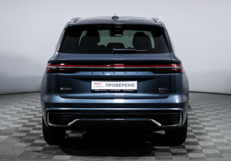 Подержанный автомобиль Geely Monjaro 2022 года (6 фото)