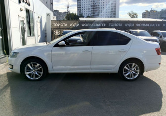 Подержанный автомобиль Skoda Octavia Liftback 2016 года (8 фото)