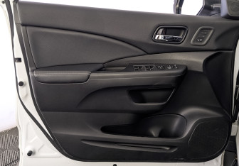 Подержанный автомобиль Honda CR-V 2015 года (19 фото)