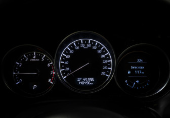 Подержанный автомобиль Mazda CX-5 2015 года (16 фото)