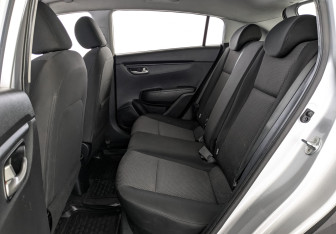 Подержанный автомобиль Kia Rio Hatchback 2021 года (16 фото)