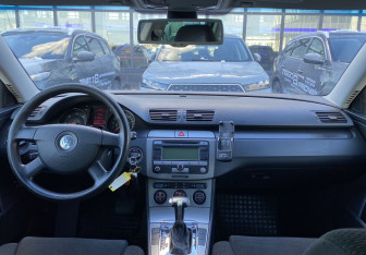 Подержанный автомобиль Volkswagen Passat Wagon 2007 года (16 фото)