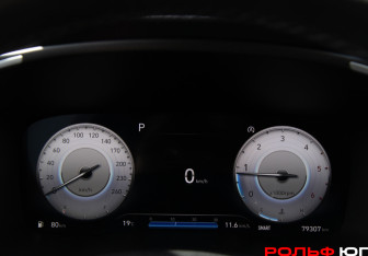 Подержанный автомобиль Hyundai Santa Fe 2021 года (9 фото)
