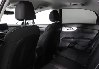 Подержанный автомобиль Kia Cerato Sedan 2022 года (9 фото)