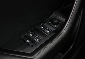 Подержанный автомобиль Skoda Superb Liftback 2020 года (18 фото)
