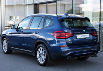 Подержанный автомобиль BMW X3 2019 года (7 фото)