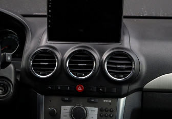 Подержанный автомобиль Opel Antara 2013 года (12 фото)