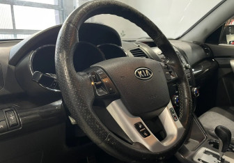 Подержанный автомобиль Kia Sorento 2012 года (12 фото)