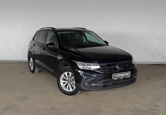 Подержанный автомобиль Volkswagen Tiguan 2021 года (3 фото)