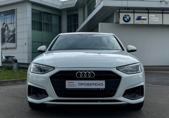 Подержанный автомобиль Audi A4 Sedan 2022 года (2 фото)