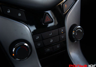 Подержанный автомобиль Chevrolet Cruze Sedan 2009 года (17 фото)