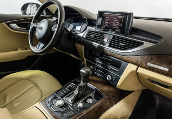 Подержанный автомобиль Audi A7 2012 года (9 фото)