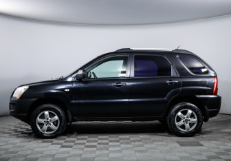Подержанный автомобиль Kia Sportage 2009 года (8 фото)